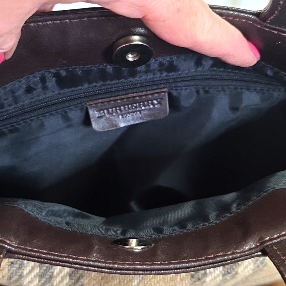 Burberry Nova Wool/leather Vintage Tote Bag - Picture 6 of 15